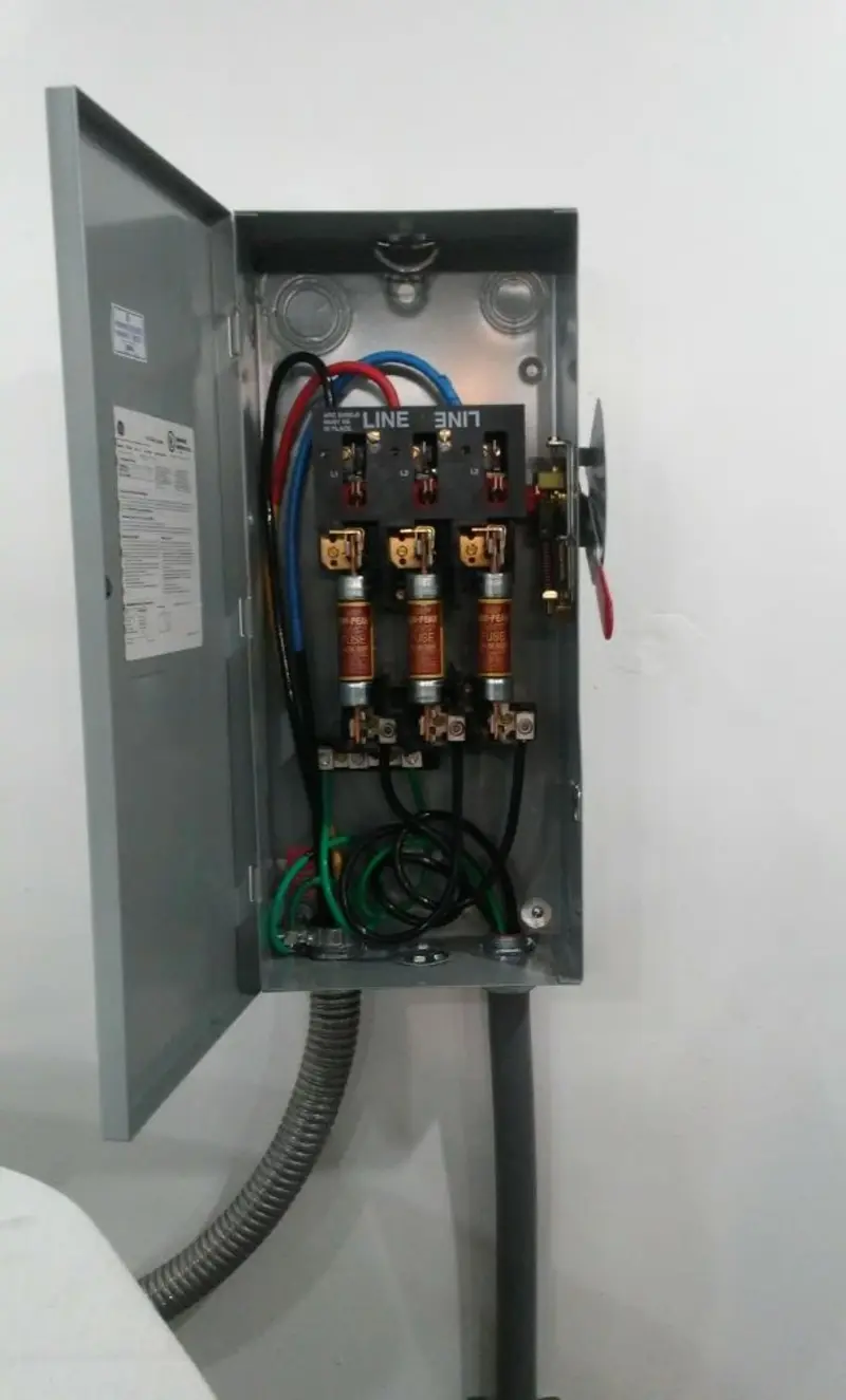 Three-phase disconnect switch installed for Smoke Detector Installation in Pimmit Hills